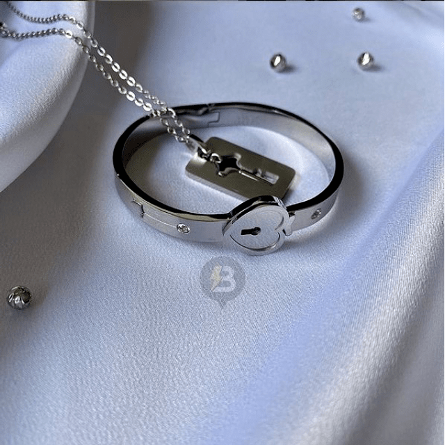 Juego de collar y pulsera llave de tu corazón