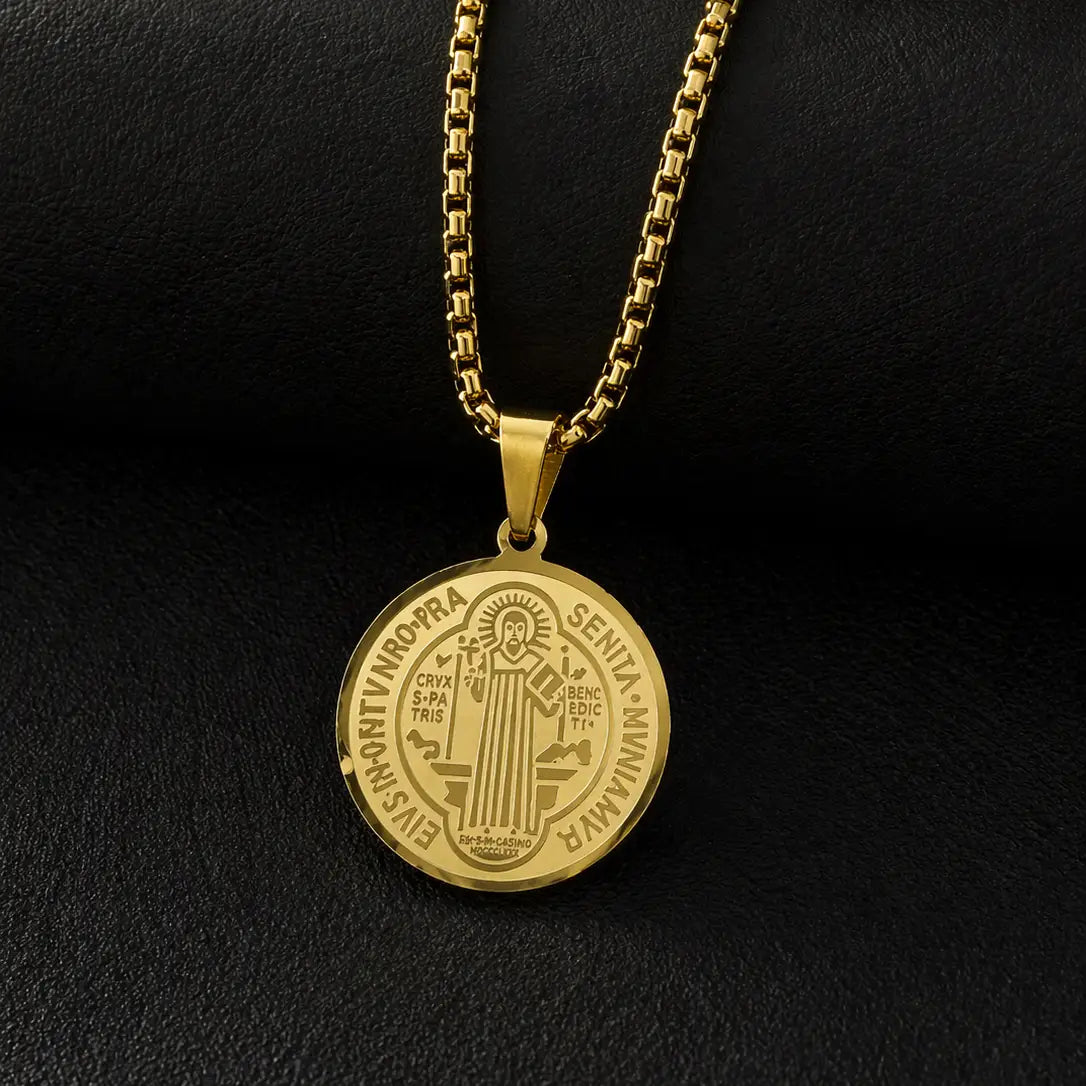 Collar de San Benito baño de oro 18K