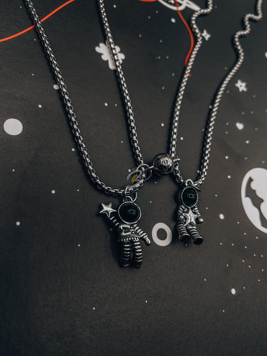 Collares de conexión astronautas amor