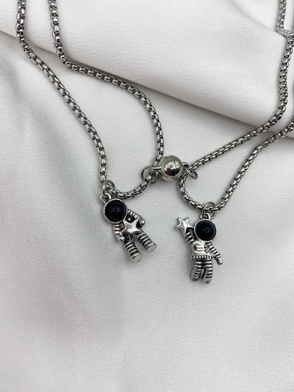 Collares de conexión astronautas amor