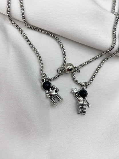 Collares de conexión astronautas amor
