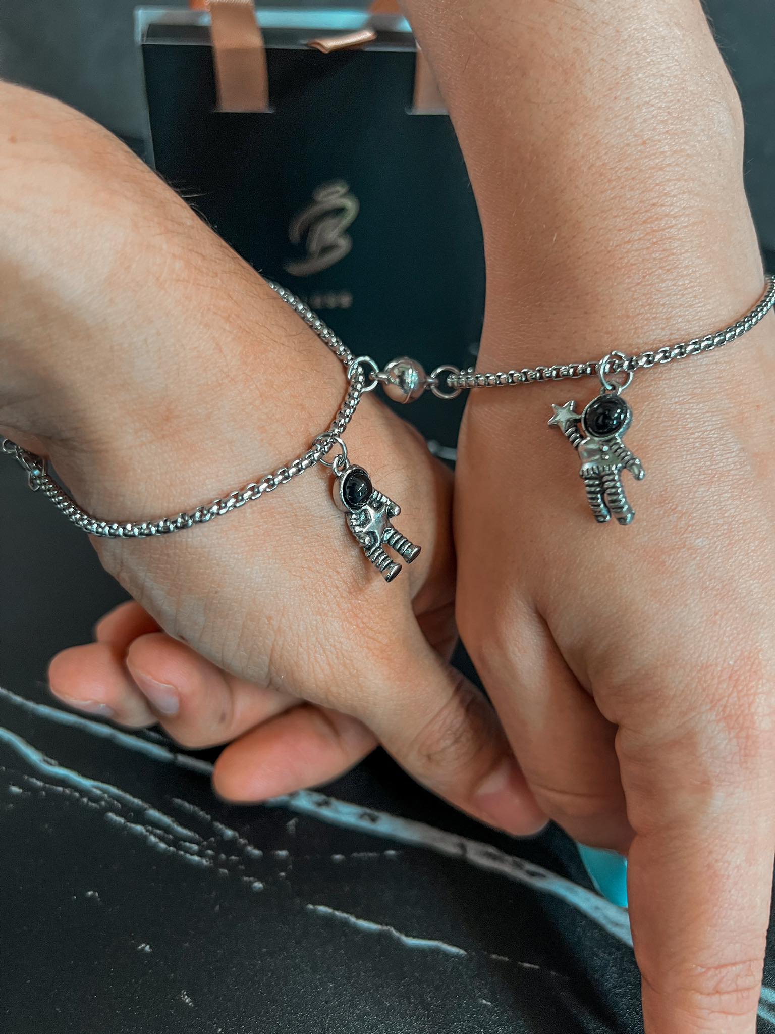 Pulseras de conexión astronautas amor