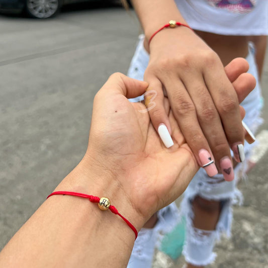 Pulseras personalizadas con tu inicial y la de tu persona especial