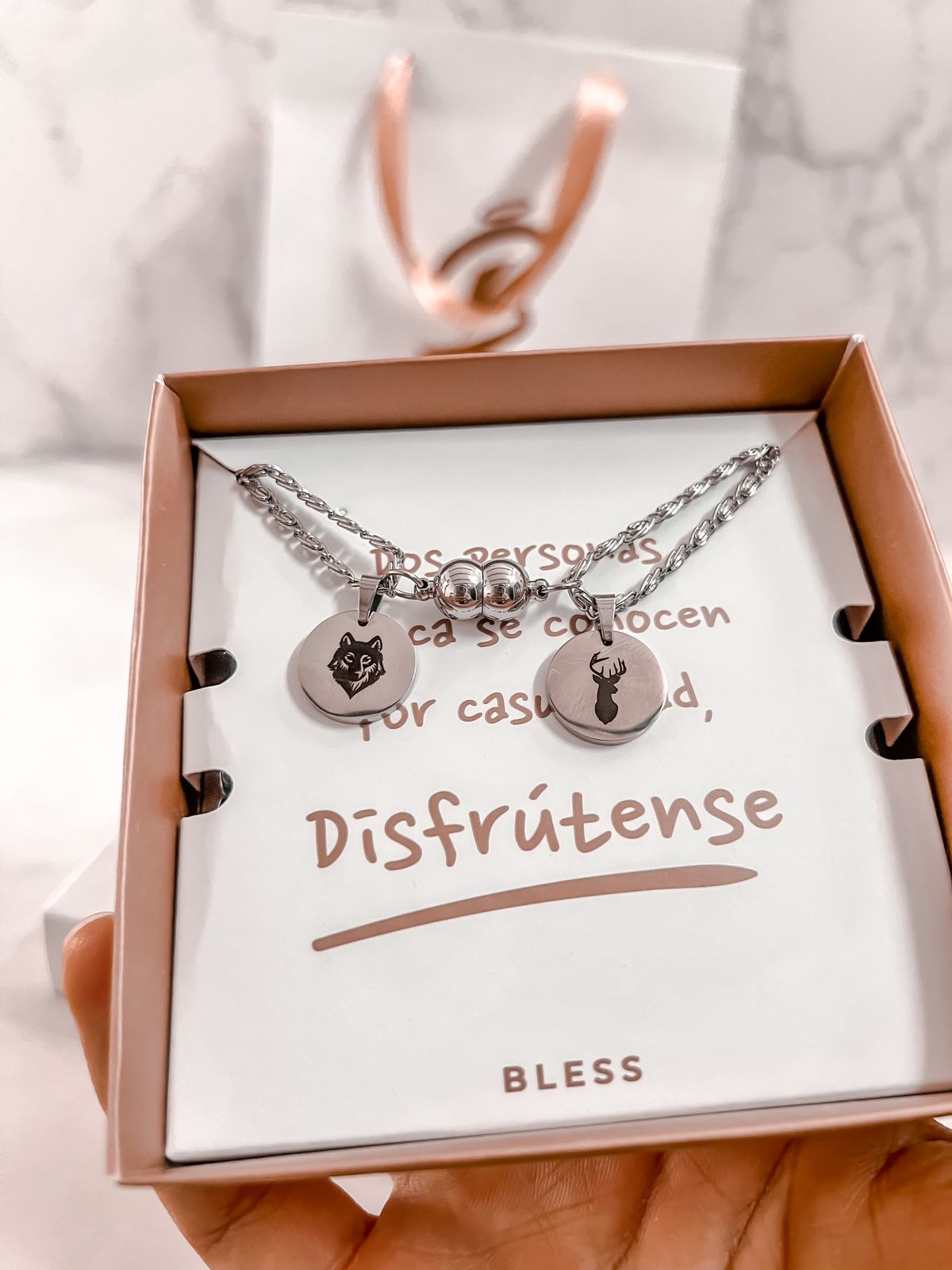 Collares de conexión con dije circular